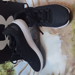 UNDER armour charged impulse knit shoes size 6